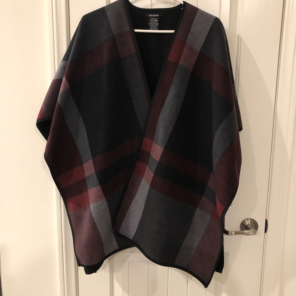 Moving sale: Like new Poncho/wrap, One size